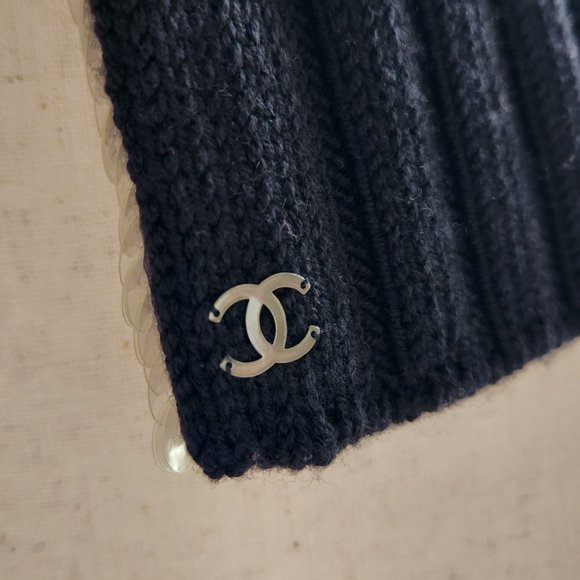 Chanel Black Evening Cardigan Sweater w/paillettes; Wool/Silk Sml (US 4-6; 40) - Picture 7 of 14